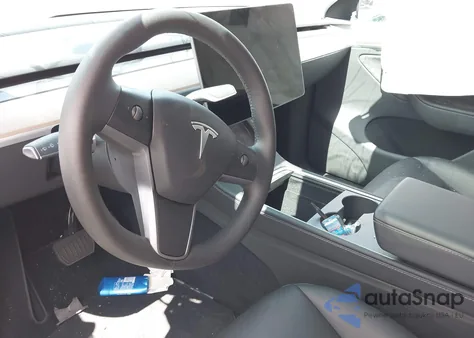 2024 Tesla Model Y Long Range Dual Motor All-Wheel Drive from USA, damaged, VIN 7SAYGDEE5RA225734